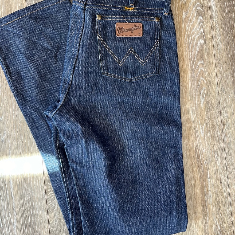 Wrangler High Rise Blue Jeans with Classic Indigo Finish